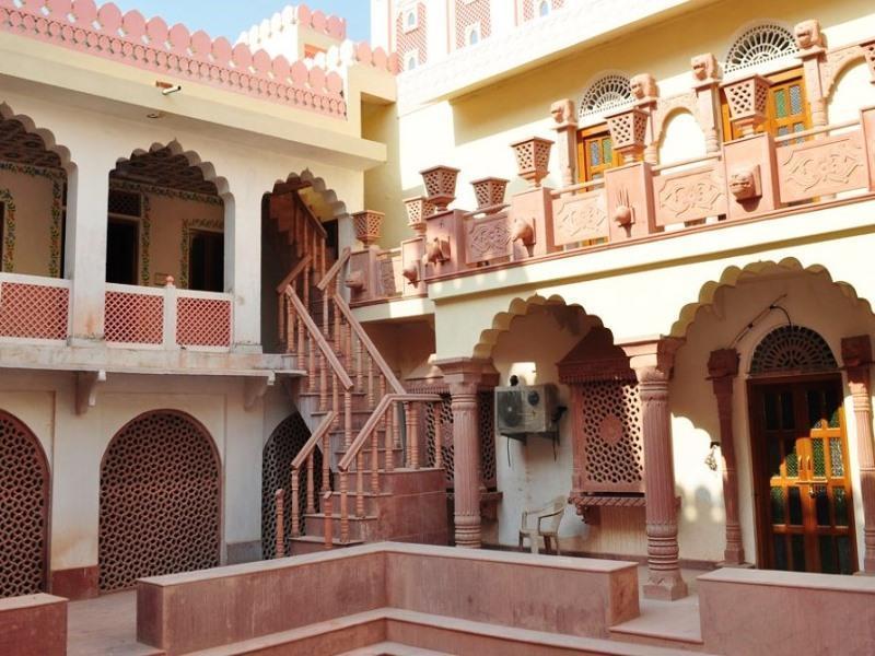 Hotel Suroth Mahal Luharu Экстерьер фото