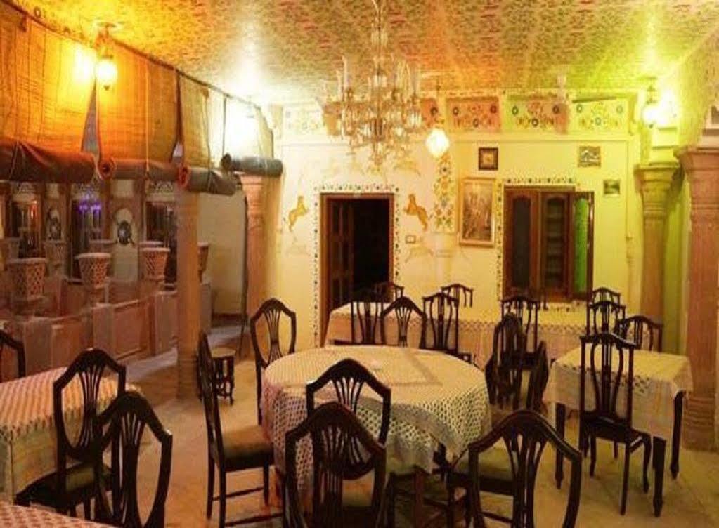 Hotel Suroth Mahal Luharu Экстерьер фото